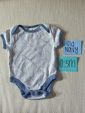 NWOT Old Navy Light Blue & White Geometric Infant One-Piece Bodysuit, 0-3 Months